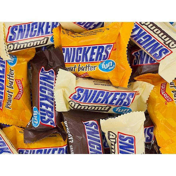 Snickers Fun Size Candy Bars Assortment: 45-Piece Bag 1 Snickers Fun Size Candy Bars Assortment: 45-Piece Bag